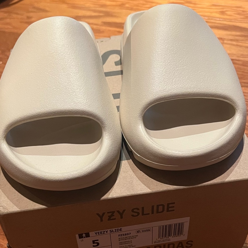 Yeezy Slide